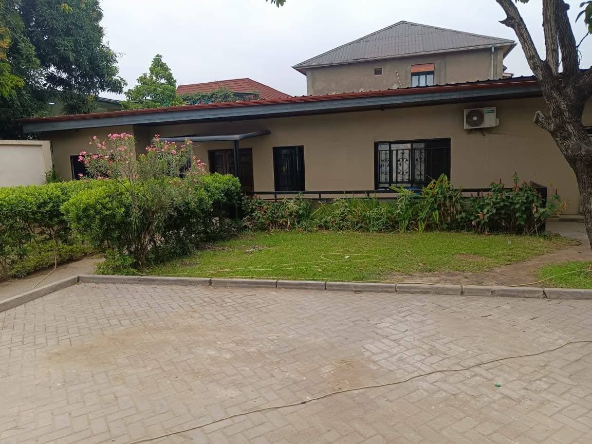 Villa spacieuse en location au centre-ville de Gombe